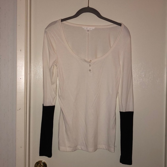 Cute color block top from Victoria’s Secret - Picture 1 of 4